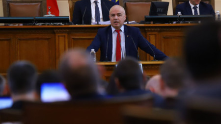Предложението на депутата от БСП Георги Свиленски за удължаване на работното време днес не бе прието