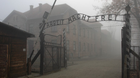 Входът на концентрационния лагер.