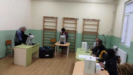 В община Стражица четирима кандидати се явят на частичните местни