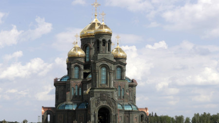 Новопостроеният главен храм на руските въоръжени сили „Възкресение Христово“, който бе открит от президента Владимир Путин.