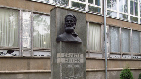 Памятник Христо Ботеву в Измаиле