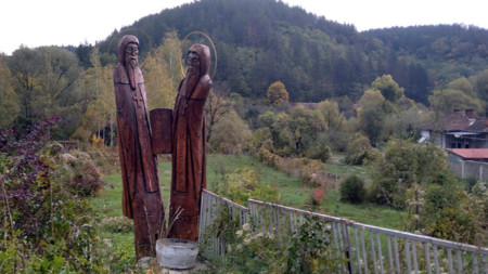 Дървеният паметник на Св. Кирил и Методий в село Дивля