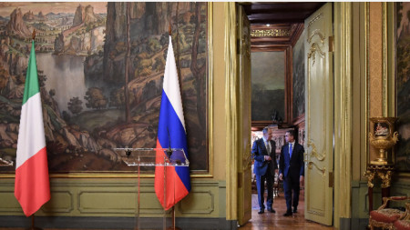 Външните министри Лавров и Ди Майо пристигат за съвместна пресконференция след разговорите си в Москва. Ди Майо е на работно посещение в Русия, 17 февруари 2022 г.