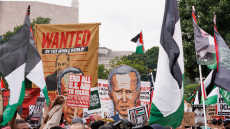 Демонстрация срещу израелските операции в Газа и продажбата на американски оръжия на Израел в деня на посещението на премиера Нетаняху  във Вашингтон, САЩ, 24 юли 2024 г.