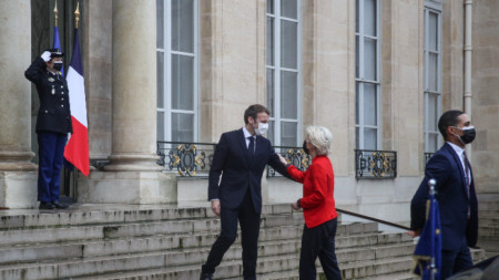 Еманюел Макрон и Урсула фон дер Лайен в Елисейския дворец - Париж, 7 януари 2021 