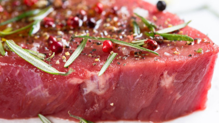 Някои здравни експерти препоръчват да се избягва червеното месо Различни