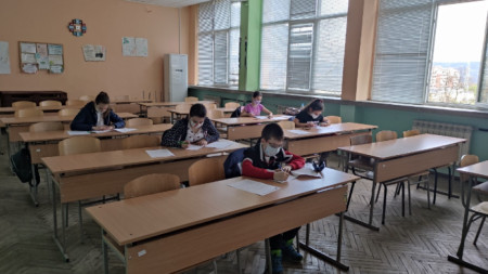 Близо 50 деца от Велико Търново и Разград се явиха