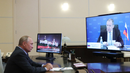 Президентът на Русия Владимир Путин и министърът на външните работи на РФ Сергей Лавров