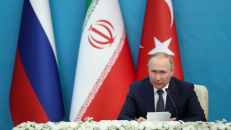 Пресконференция на Путин по време на тристранната среща между Русия, Иран и Турция в Техеран