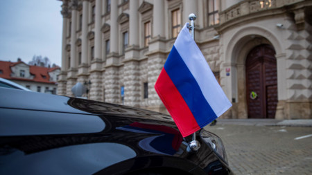 Чехия ще експулсира 18 души от персонала на руското посолство