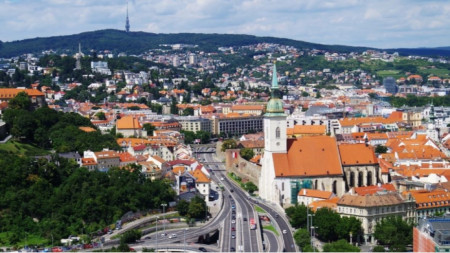 Изглед към Братислава