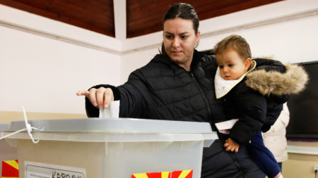 В избирателна секция в Скопие, Северна Македония, 2 ноември 2025 г.