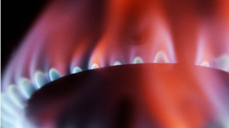 Цената на природния газ за ноември ще бъде по ниска от