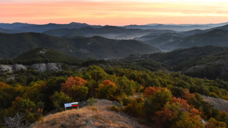 Трасетата на К3 Ултра се движат по граничната бразда на България и Гърция и предлагат на бегачите красиви гледки от Източните Родопи