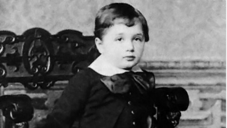 3-годишният Алберт Айнщайн, 1882 г.