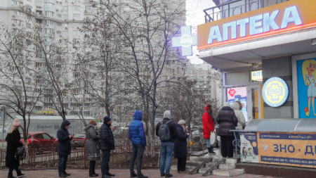 Днес пред аптеки и бензиностанции в Украйна се образуваха опашки - Киев, 24 февруари 2022 г.