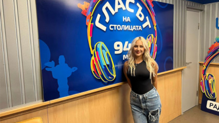 Симона Петрова-MONA в Радио София