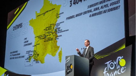 Директорът на Тур дьо Франс Кристиан Прюдом обяснява спецификата на маршрута.