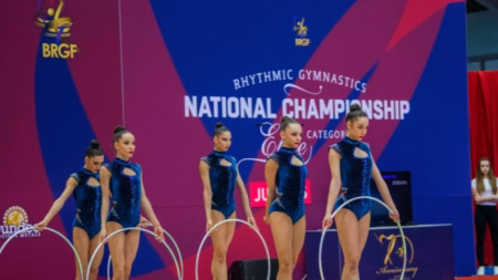 Ансанбълът на България продължава и днес участието си на световната купа по художествена гимнастика в Памплона