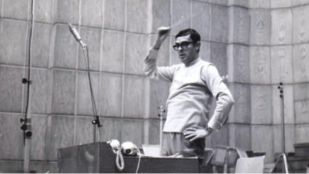 Димитър Вълчев по време на запис в Първо студио на БНР (1971 г.)