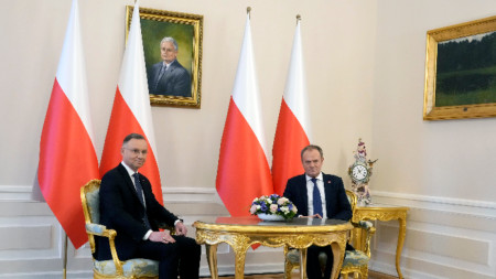 Президентът на Полша Анджей Дуда (вляво) и премиерът Доналд Туск по време на среща на 15 януари 2024 г.
