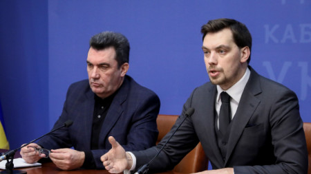 Секретарят на Съвета за национална сигурност и отбрана на Украйна Олексий Данилов (вляво)