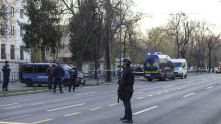 Полиция на мястото на инцидента в Букурещ.
