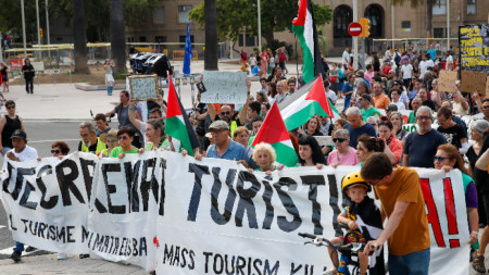 Протест срещу туризма в Испания.