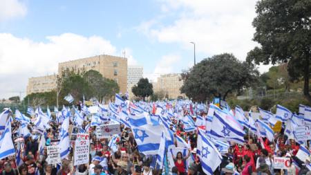 Протестиращите пред Кнесета в Йерусалим, Израел, 27 март 2023 г. 