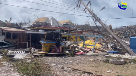 Последствията от урагана Берил в Сейнт Винсент и Гренадини.