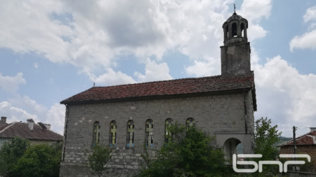 Църквата Свети Дух в с. Бенковски, общ. Кирково