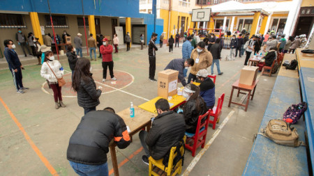 Гласуване в избирателна секция в Ла Пас