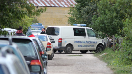 Четири тела са открити в частен имот в Каспичан.