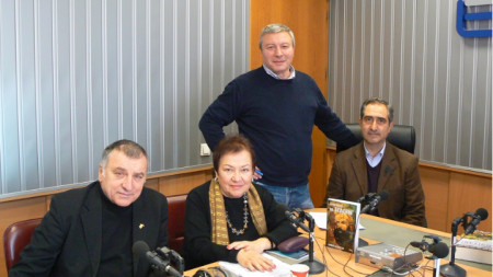 Бойко Беленски, Петя Йотова, Митко Новков и доц. Цветелин Степанов (отляво надясно) в студиото на програма „Христо Ботев“