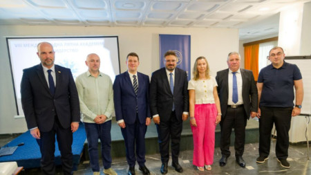 Генералният консул на България в Солун Антон Марков и генералните директори на БТА и БНР - Кирил Вълчев и Милен Митев, бяха гости в последния ден на Международната академия 