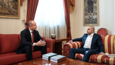 Президентът Румен Радев подкрепи инициативата Изпрати българска книга в Македония