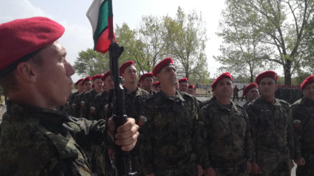 Центърът за подготовка на специалисти в Сливен, военно формирование 22 220 отбеляза 70-години от връчването на бойното знаме.