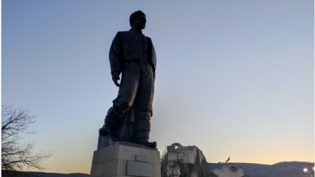 Паметник на Левски в Ловеч