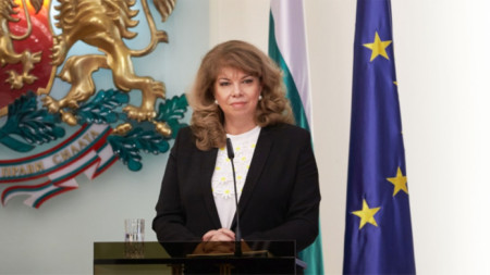 Вицепрезидентът Илияна Йотова определи антикризисните мерки обявени от Продължаваме промяната