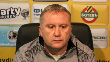 Треиньорът Николай Киров ще може да разчита на Карачанаков.