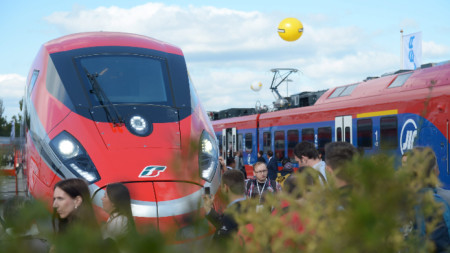 Машинистите на пътническите влакове в Германия започнаха обща федерална стачка