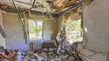 Поражения по къща след руски обстрел в Мала Роган край Харков, 6 юни 2022 г.