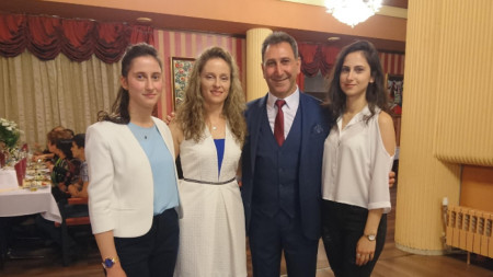 Джейлян и Дияна Демиреви и техните деца