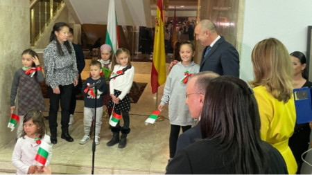 President Rumen Radev meets the Bulgarian community during his visit to Spain