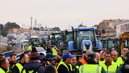 Протест на фермери на магистрала А2 в посока Мадрид.