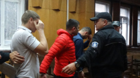 През юли тримата молдовци бяха осъдени от Окръжния съд в Стара Загора на 4 години и 8 месеца затвор, след като се признаха за виновни за взривяването на два банкомата в Казалък и Стара Загора.