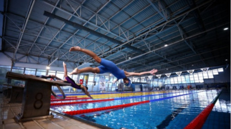 Падат още рекорди на плуване в Бургас