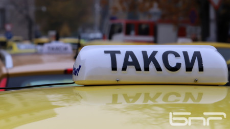 Таксиметровите услуги в Кюстендил които досега са на тарифи 79