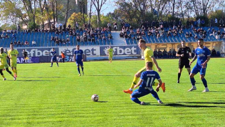 Лудогорец (в жълти екипи) спечели с 3:2.