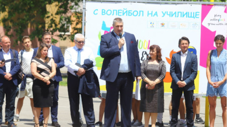 Президентът на БФВ Любомир Ганев говори на откриването.